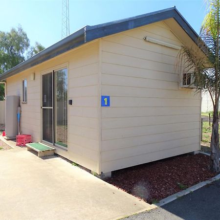 Мотель Moonta Bay Cabins Port Moonta Экстерьер фото