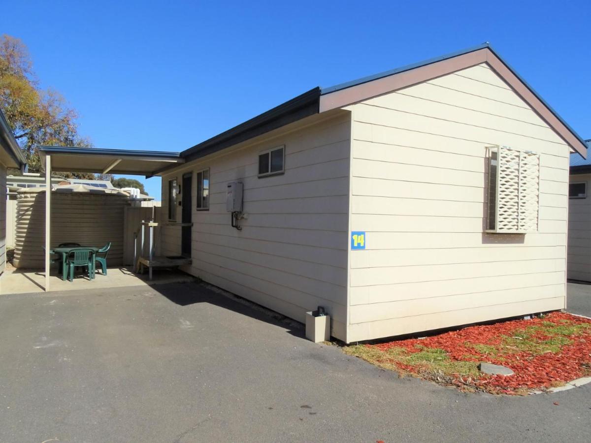 Мотель Moonta Bay Cabins Port Moonta Экстерьер фото