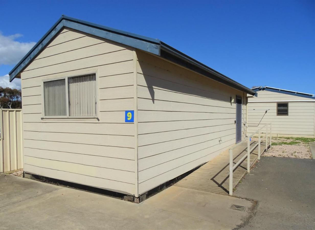 Мотель Moonta Bay Cabins Port Moonta Экстерьер фото